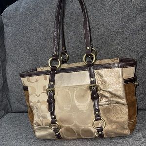 COACH GOLD PATCHWORK SIGNATURE SUEDE